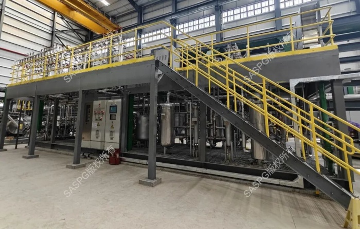 The largest domestic project for extracting helium from natural gas and liquefying it has officially come into operation.